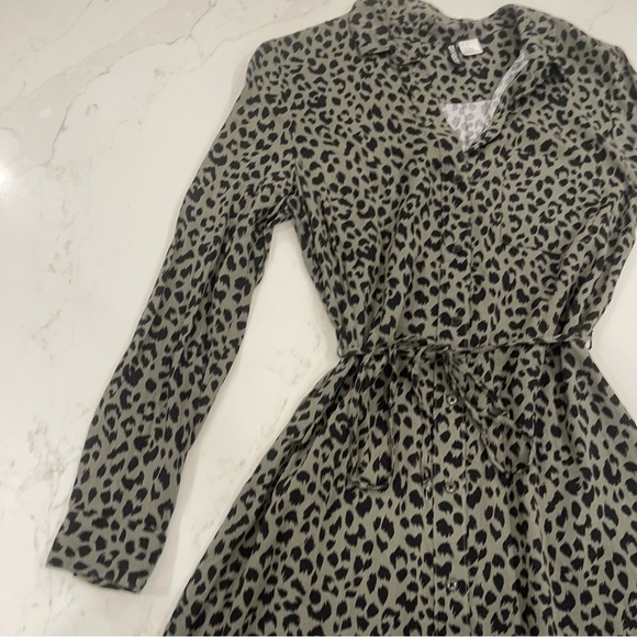 H&M Dresses & Skirts - H&M Leopard Print Mini Dress with Tie